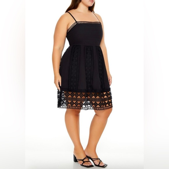 NWOT - Forever 21 Plus Size Crochet Lace Mini Dress in Black - Size 0XL - Picture 3 of 5
